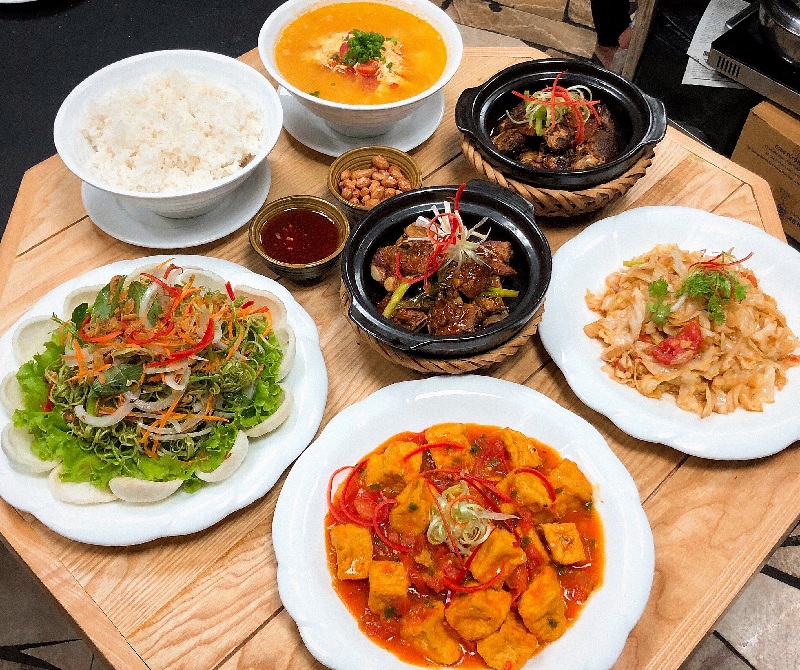 Khám phá top 4 quán cafe ăn trưa Hà Nội hot nhất hiện nay