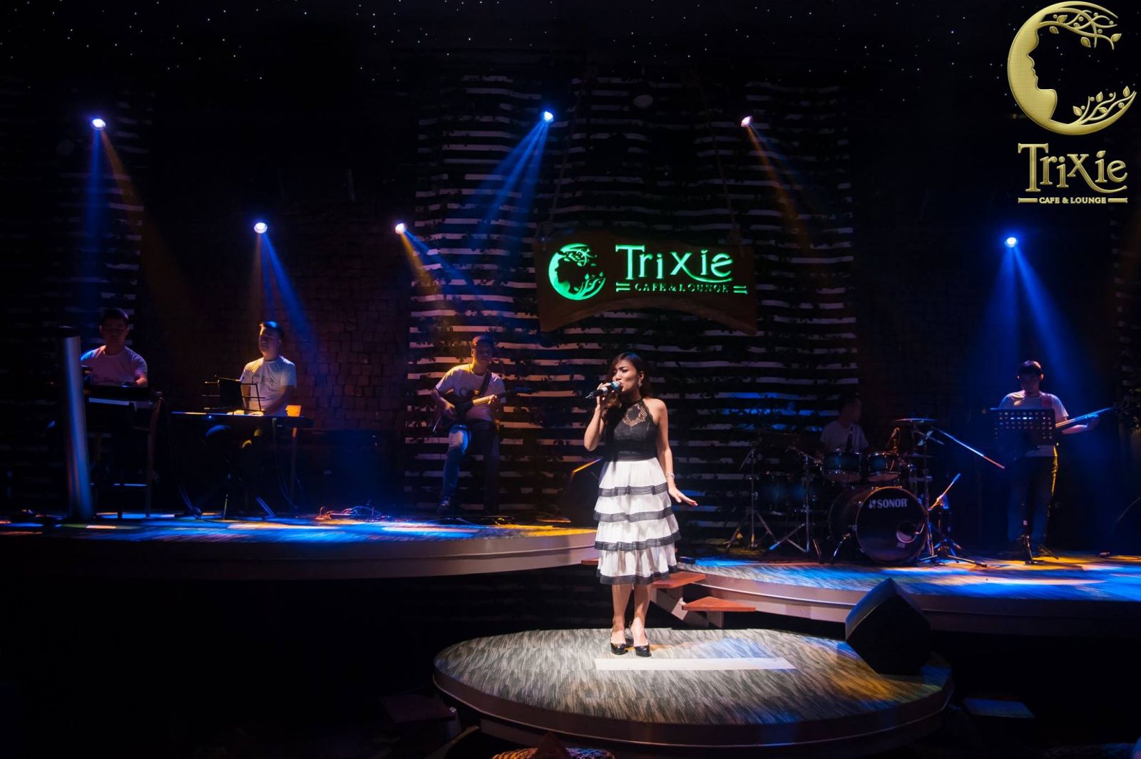 Đêm nhạc trữ tình Trixie, cảm xúc sâu lắng theo từng giai điệu.
