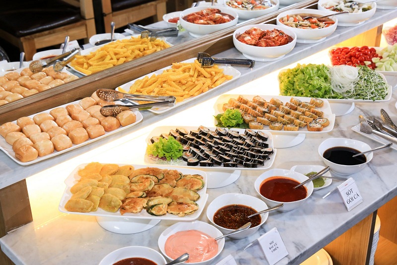 Ấn tượng với dịch vụ đặt tiệc sinh nhật tại nhà theo phong cách buffet   Nhà hàng Quá Ngon