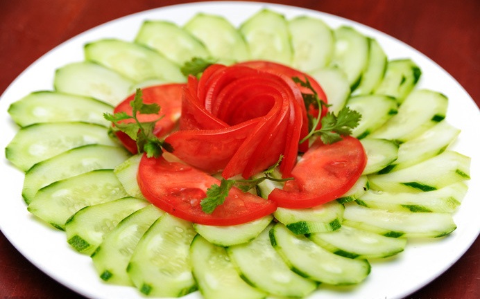 Cách làm salad cà chua dưa chuột 2