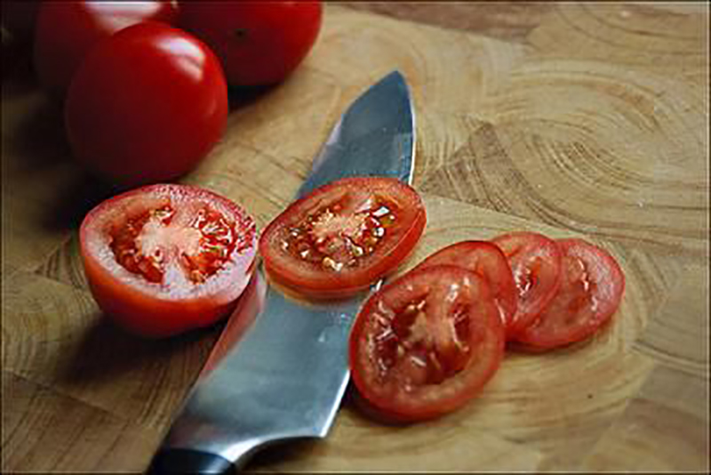 Cách làm salad cà chua dưa chuột 1
