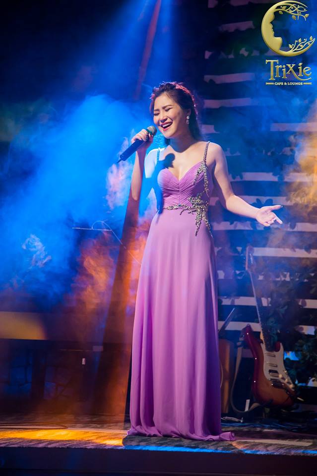 Ca sĩ Hương Tràm