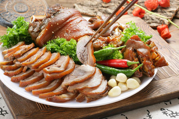 Chân giò chiên mắm