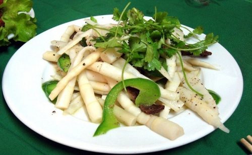 Măng trúc Yên Tử luộc chấm muối vừng