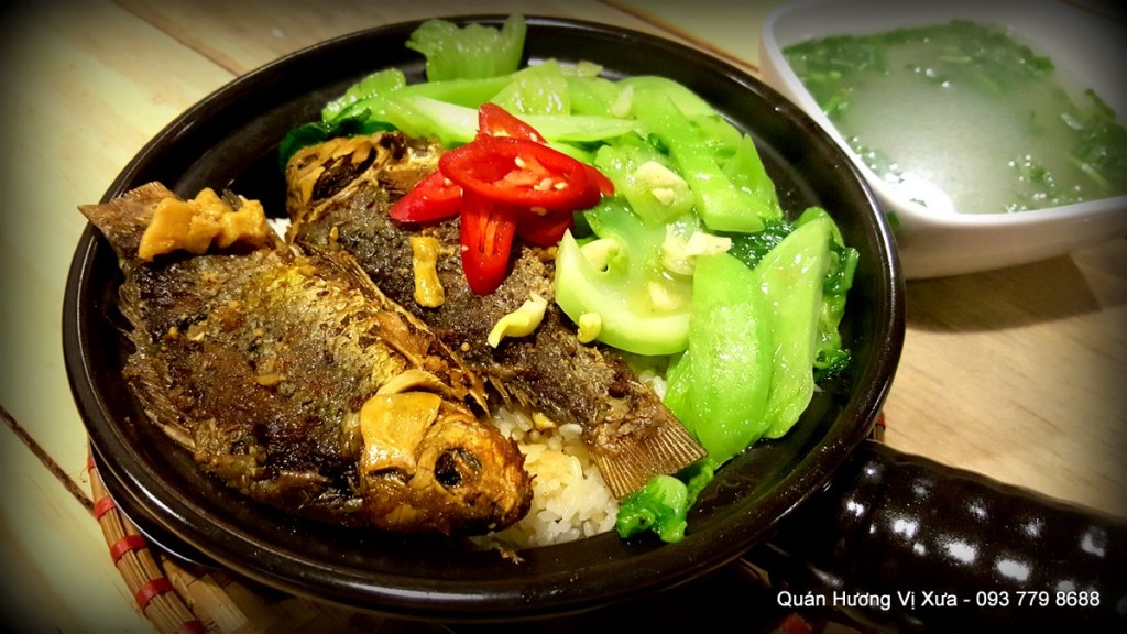 Cơm cá diếc kho tương
