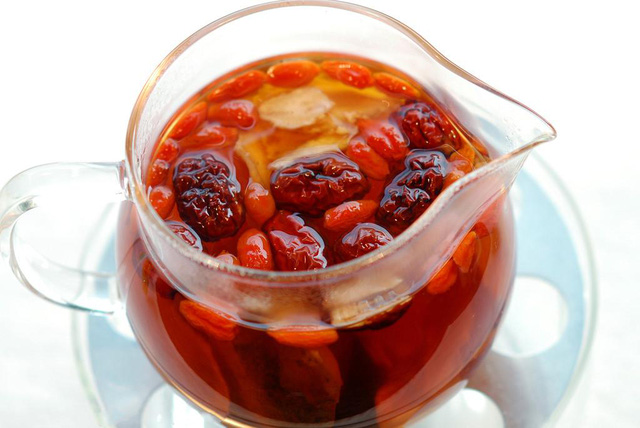 Set trà long nhãn táo đỏ ( 2 khách )