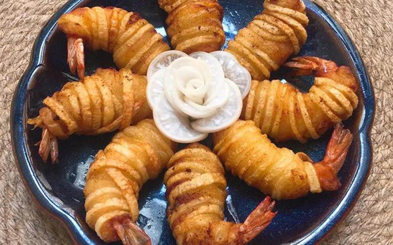 Tôm sú cuộn khoai tây chiên giòn