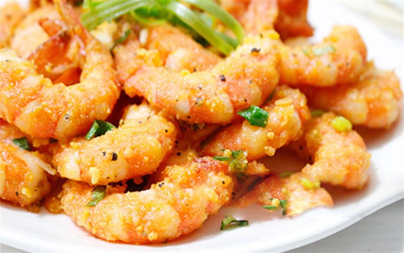 Tôm chiên sốt trứng mặn phomai
