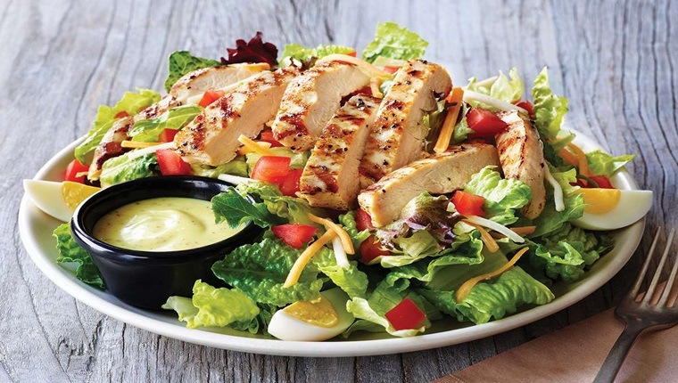Salad gà nướng